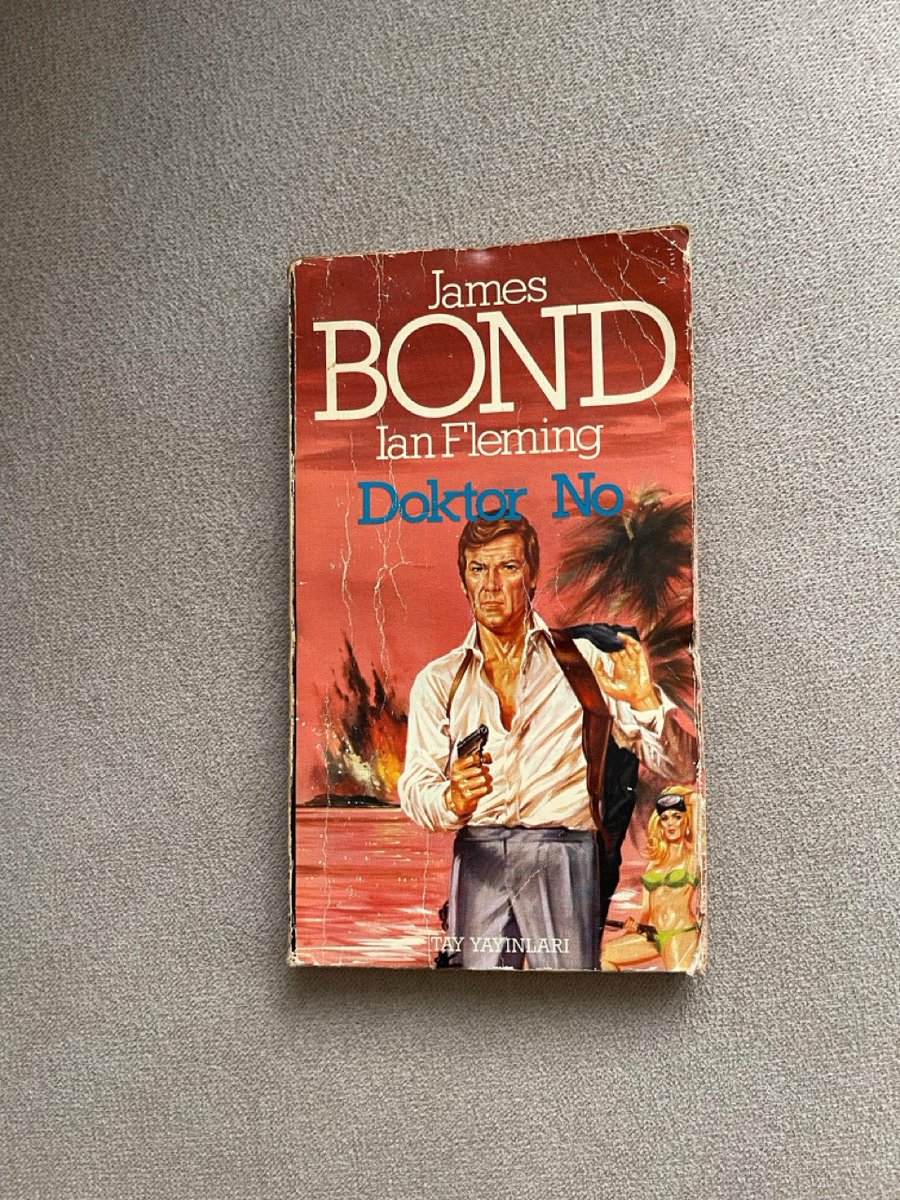 eudesignny's tweet photo. @trevorbaxendale Love this set! I have the full Turkish set. Same typography, completely different covers. https://t.co/um0gWcn8ns