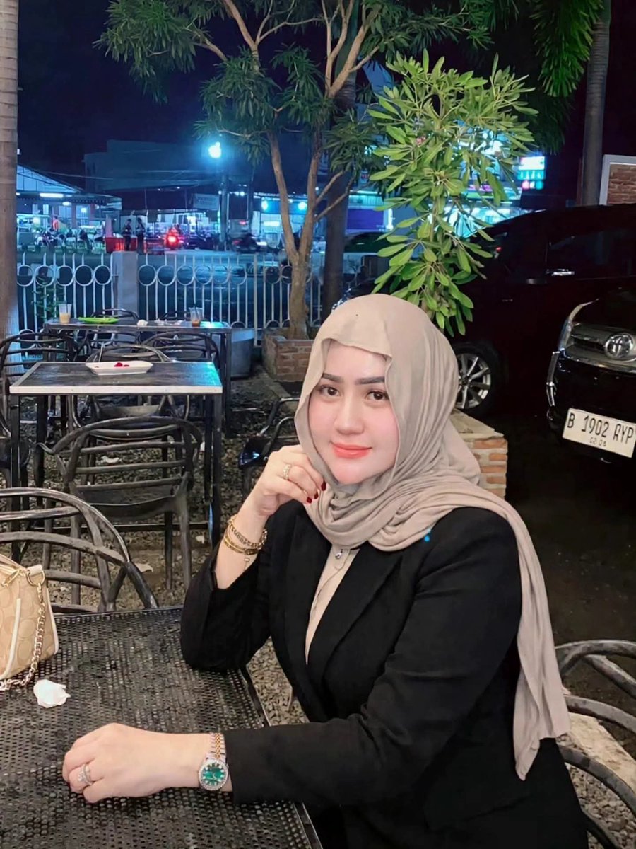 irna_ulva's tweet photo. Assalamu'alaikum, malam ini sepi kali gak ada yg menyapa... https://t.co/Wmroo3XcvT
