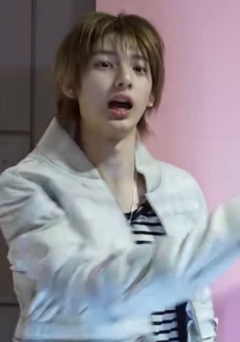 jjutiny's tweet photo. random pics of jju that give me extreme cuteness aggressions https://t.co/8CikTXAsdr