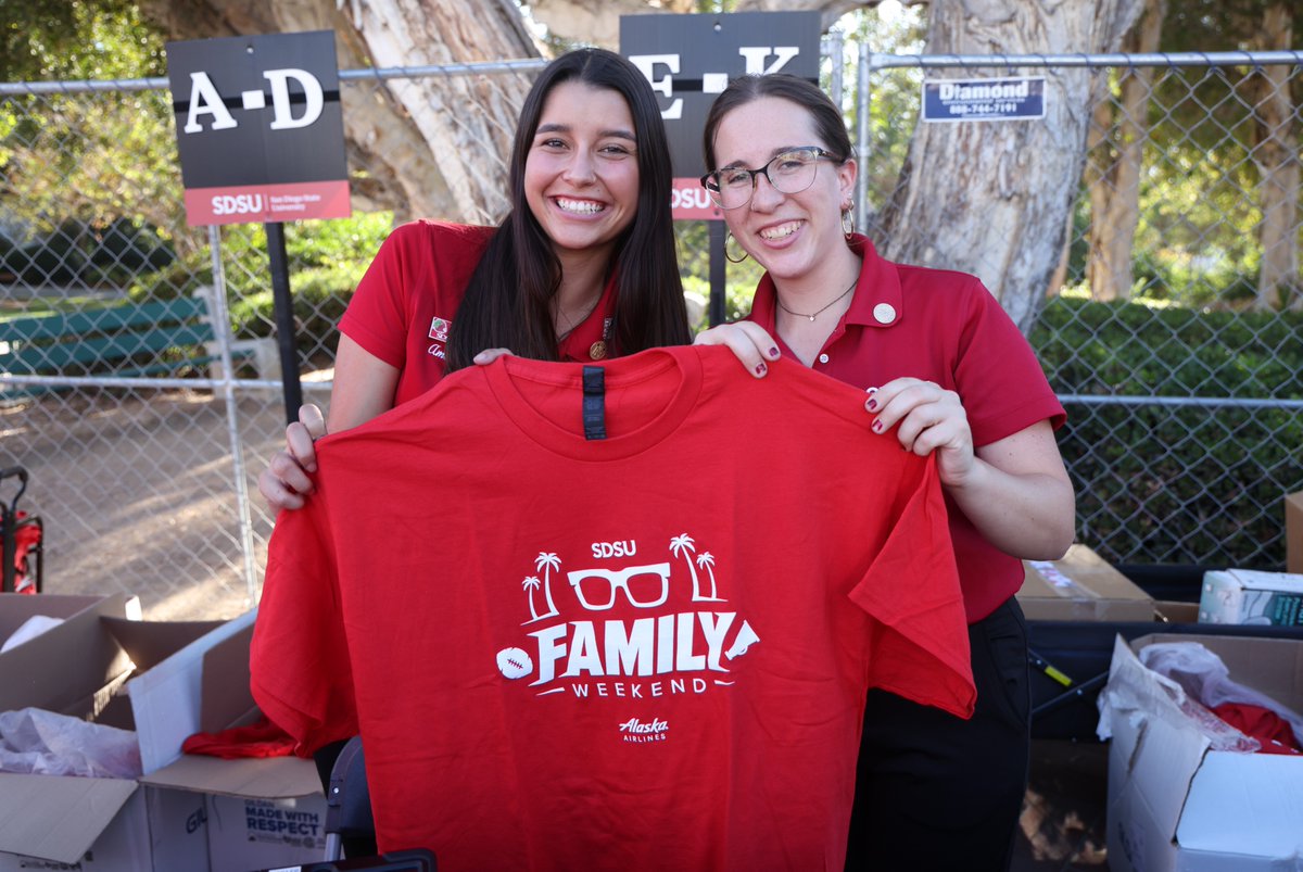 SDSU's tweet photo. Family Weekend brought Aztec families, students and alumni together for a memorable weekend at SDSU. ❤️🖤 Thanks to everyone who joined us and helped celebrate this long-standing tradition.
#SDSU #AztecForLife #FamilyWeekend https://t.co/SYJ0H2ieQH