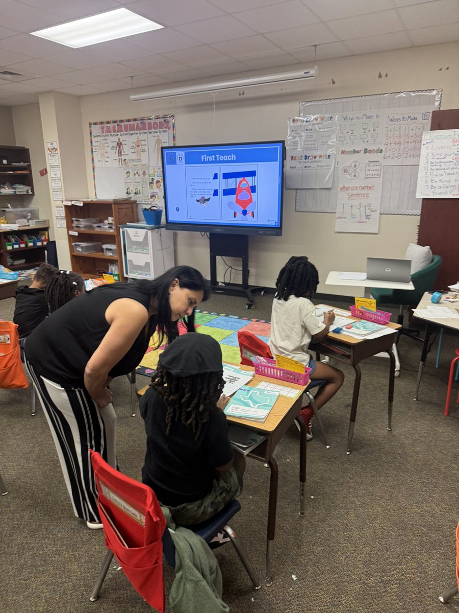KWilliamsDLD's tweet photo. From live coaching to intentional teacher feedback, read-alouds, & targeted small-group instruction learning was happening at every level today! Check out the student resources and goal setting cards made visible! #MovingForwardwithPurpose #AbyMayAnderson https://t.co/zRl72oNDrK