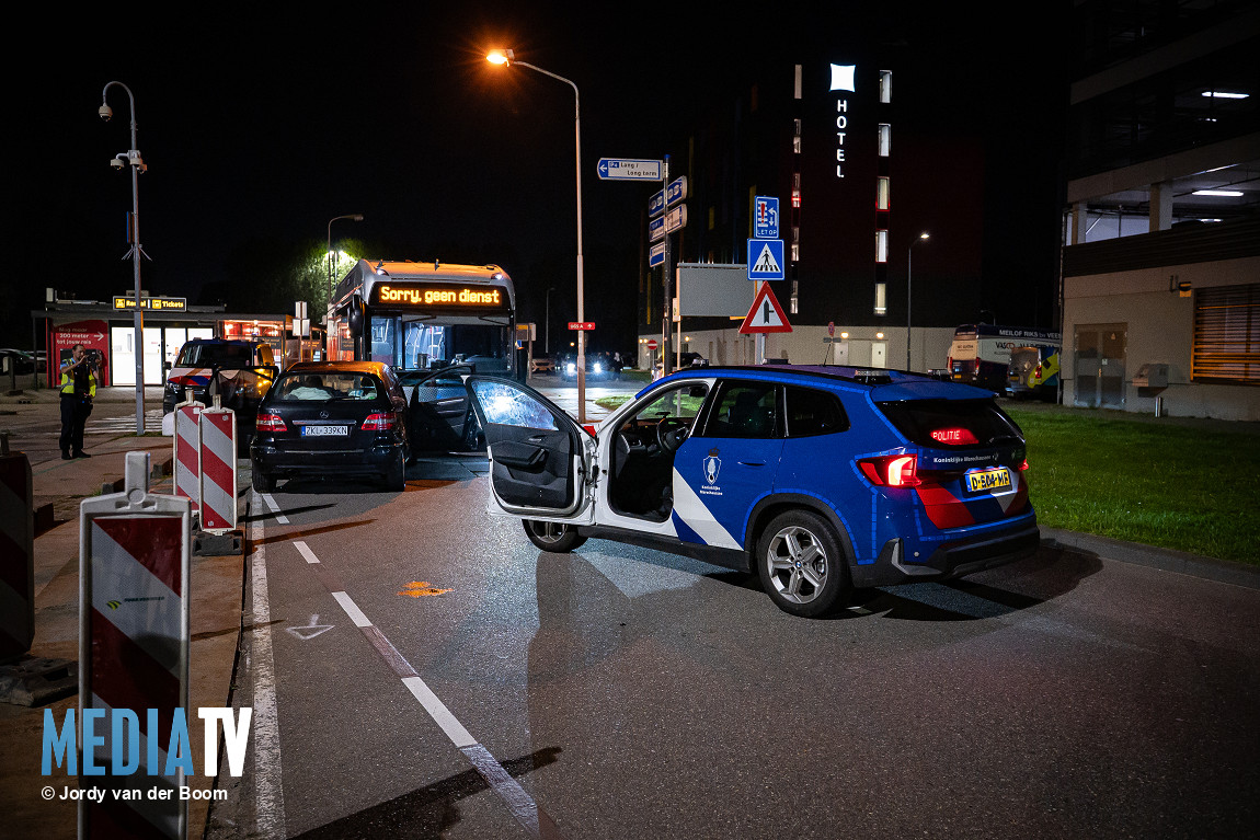 Aanrijding op Fairoaksbaan in Rotterdam na stopteken negeren