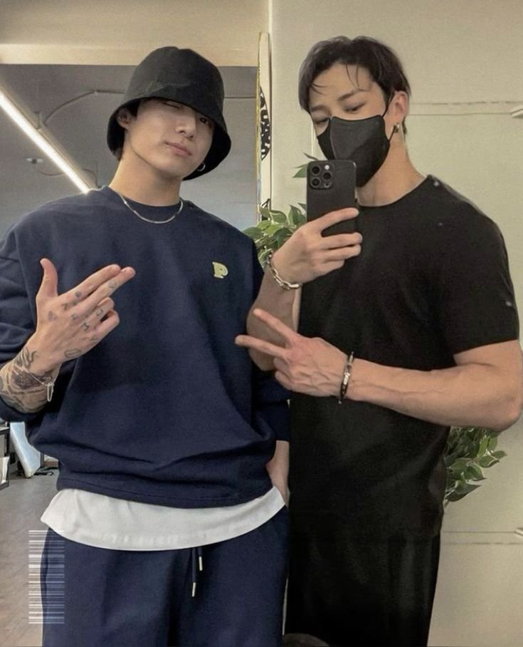 LunaMg0325's tweet photo. pensándolo bien, necesitamos una foto con estos 2 en vez de tener 1000 edits
En fin estos 2 son oficialmente de Colombia 🇨🇴
QUEREMOS STRAY KIDS EN COLOMBIA
#Run_IT_Colombia
@paramo_presenta @LiveNationKpop https://t.co/GQz9IF4iX3