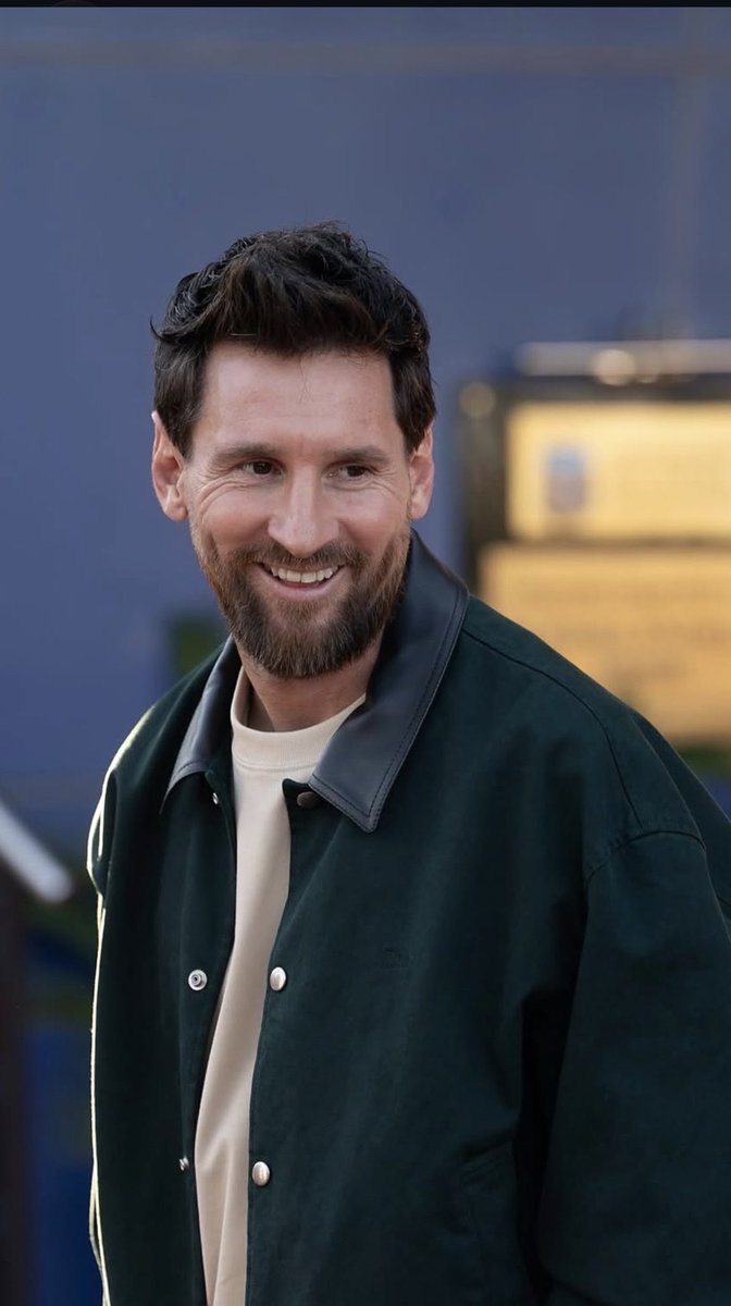 uchejombo's tweet photo. I honestly don’t know how to say goodbye to you, Leo!
I’m comforted by the fact that we still have you playing club football for now😍
For so many of us, you helped make us fall in love with football,watching you play is football. Messi is football! It became a part of our lives. We grew with you. We celebrated with you. We cried with you. We felt the heartbreaks, questioned whether the dream would ever happen… and then we watched you finally lift that World Cup. 🥹🇦🇷🏆
I will always remember the little moments ,the way you carried the weight of a nation, the quiet determination, the magic in your feet, and that look in your eyes when you knew you had one more moment to create.
You gave us memories that will stay with us forever.
And maybe that’s why this goodbye hurts so much. Because it feels like we’re saying goodbye to a part of an era… a part of our own story.
Thank you, Messi. ❤️
Thank you for giving us something to believe in. Thank you for showing us what it means to keep going, even when the world tells you the dream is over, teaching us its never about not falling or failing, it’s about getting back up and going AGAIN!!
You came, you fought, you conquered… and you gave us the ending we always prayed for.
Go in peace, Leo. You’ve given us everything.EVERYTHING!!!!
Thank you, Leo. Thank you for the magic. Thank you for the memories. Thank you for making football feel like art. ❤️
The little boy from Rosario became a legend of the world. There will never be another like you!!!
And now, we say goodbye… with tears in our eyes and gratitude in our hearts.
Gracias, Leo. The game will never be the same without you. 🐐🇦🇷