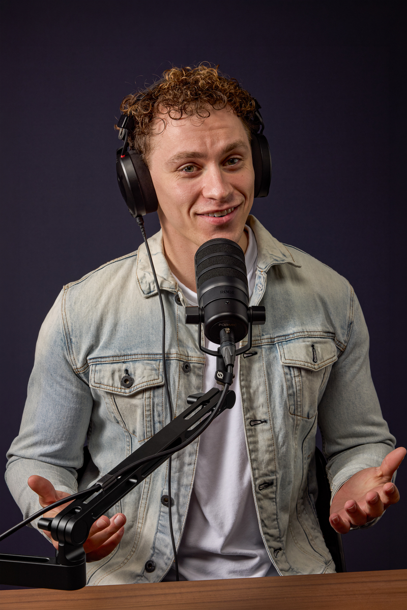rodemics's tweet photo. Keep your mic in the sweet spot, not in the spotlight.
The RØDE LPA1 sits low and out of the way, giving you smooth, flexible positioning while keeping your shot and workspace clean.
In the zone. Out of frame. Available now at https://t.co/ud2qY8T1Q8.
#RODE #LPA1 #Podcasting
Is this conversation helpful so far?