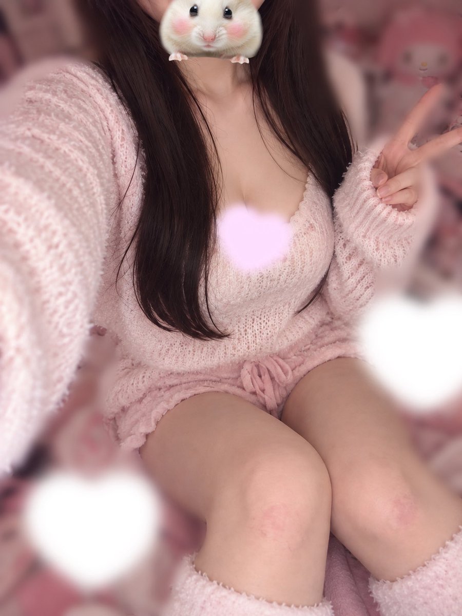 yuadayoxx's tweet photo. 最近寒くなってきて
朝から誰かにくっつきたい🥺🥺🥺

バイト続きで寝不足だけど…🥱
叶えたい夢のために働かないとだし
今日もコンビニ行ってくる!!!

あとメイク失敗したから顔は見せられない😣😣😣 恥ずかしい🙈

今日もここに来てくれる人のこと想って
一緒に頑張りたいな💓💓💓 https://t.co/veyEKXuCWD