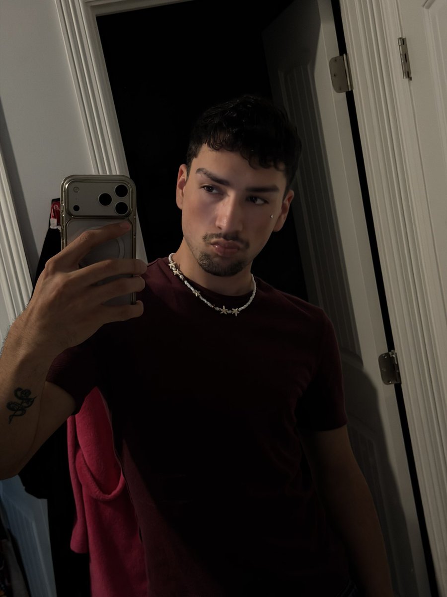 iitsiivan's tweet photo. lowkey want another piercing https://t.co/cEmbTQnzAH