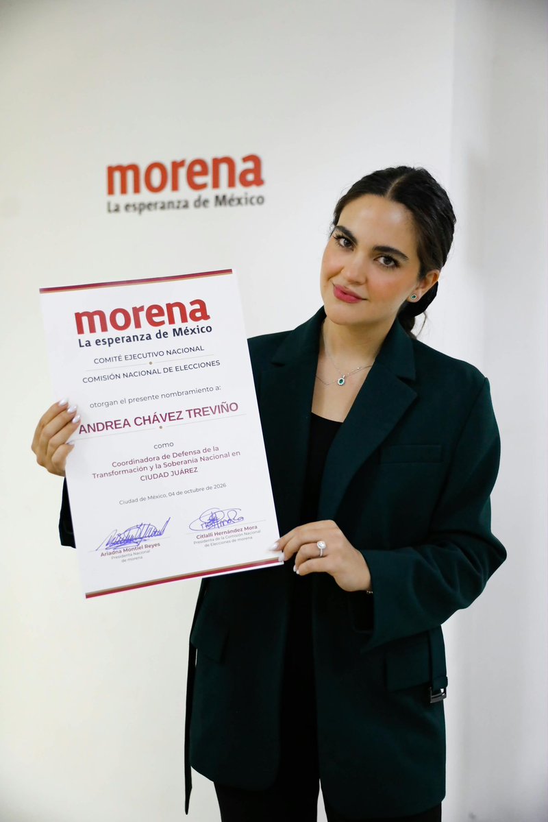 GuacamayanLeaks's tweet photo. De ese tamaño es la patada que @PartidoMorenaMx le dió a Andrea Chavez, de senadora de la republica y figura nacional, a presidenta municipal de Juarez, si es que gana la elección.

Vaya manera de mandarla al basurero de la historia, caso similar al de Luisa Maria, que empezo en cargos grandes y ahora es la policia de los memes.

Su cara lo dice todo.

#GuacamayaLeaks