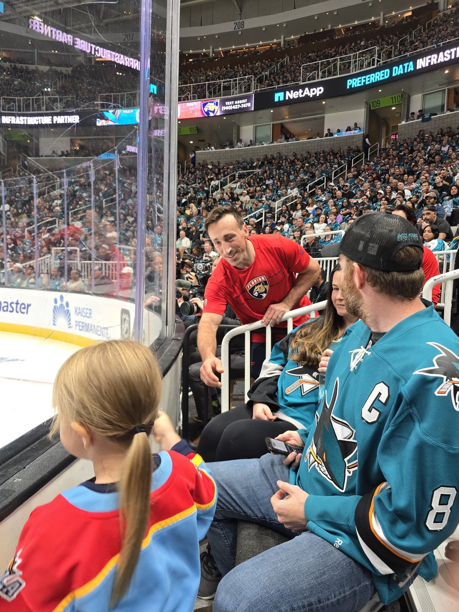 Mali_Bougie's tweet photo. Presley has a new favorite hockey player. @Bmarch61 has won her over in San Jose and Anaheim and she is now asking Santa to bring her a Marchy jersey. She is so excited to see the @FlaPanthers tomorrow night in L.A., but would really like to throw her rat on the ice! https://t.co/b8Qe35GDgB