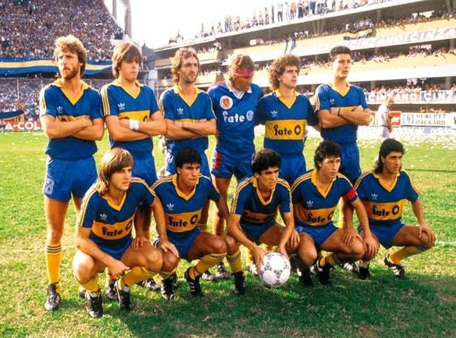 StratocasterM68's tweet photo. Boca, temporada 1986/87.

Hrabina, Fabián Carrizo, Higuaín, Gatti, Abramovich, Musladini.

Jorge Rinaldi, Graciani, Melgar, Tapia, Jorge Comas. https://t.co/refYYvob9T