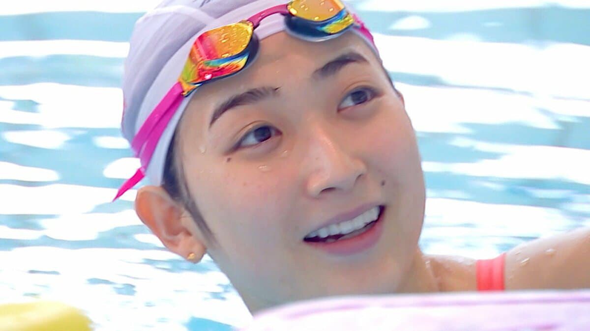 swimcoverage's tweet photo. 池江璃花子、15歳で天才少女と呼ばれて――「努力は必ず報われる」喜びと「努力しても結果が出ない」現実 涙の果てに掴んだアジア大会銅メダル
https://t.co/eDL6lJT5Aq

『バース・デイ』は、11年前から競泳・池江璃花子(26)を追い続けてきた。カメラが記録してきたのは、常に「涙」と共にあった彼女… https://t.co/K5oFmttG2g
