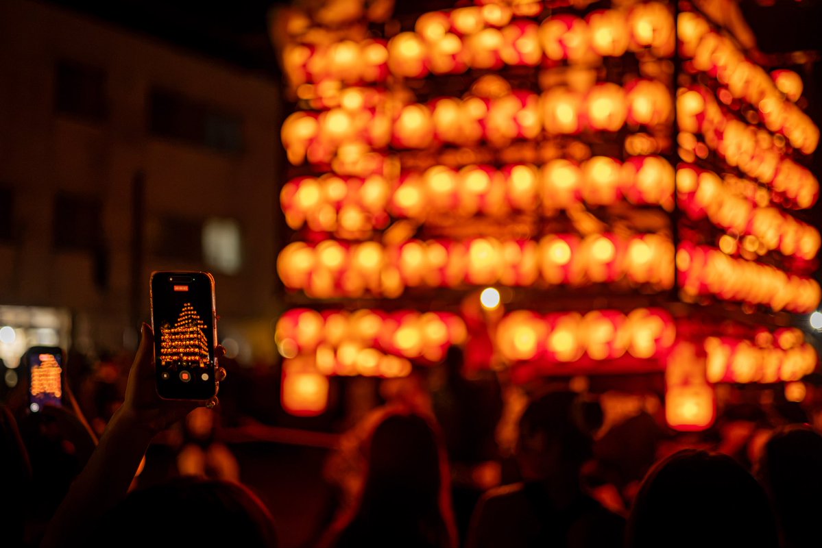 gkykam's tweet photo. 二本松提灯祭り2026  提灯🏮は全てローソク🕯️の灯りで幻想的で凄い熱気でした😃　

LightroomでAI処理をしています
eosr6 markll
rf35mm f1.8
rf50mm f1.8 https://t.co/U0Tj2c635J