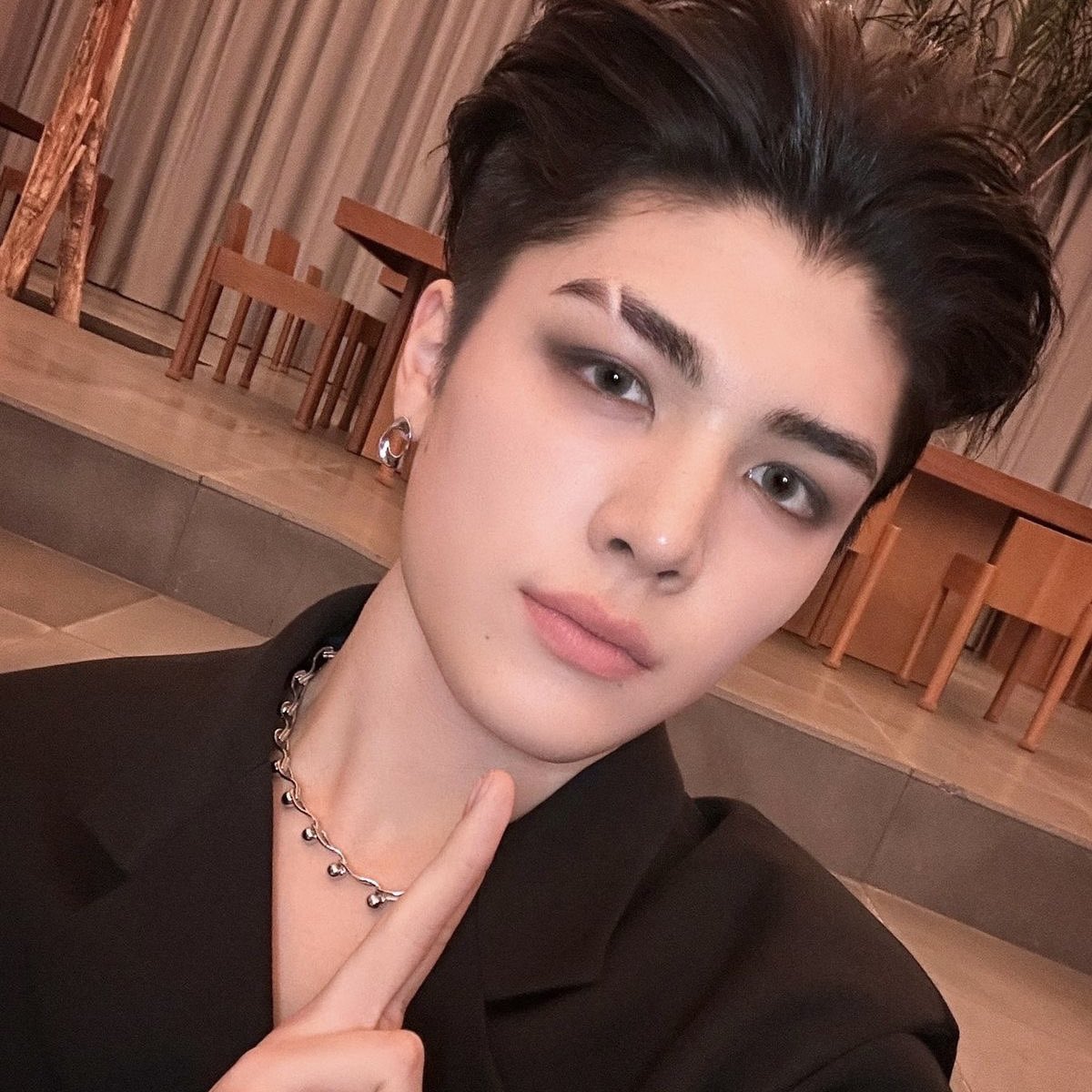 tricezcorteam's tweet photo. this or that? 
(maki silver or black hair) https://t.co/gldFyUSsjI