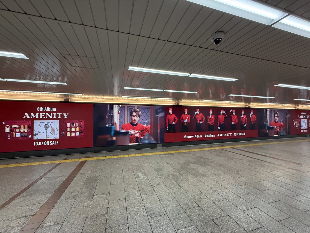 29th_avenue_'s tweet photo. なんば駅地下にもあると聞いて今日も早起きして行ってきた
ターミナル駅は早朝でも全然人多いしスノ担さんも途切れず来てたな
しかしとりあえずビジュがいい
#AMENITY_6thAL #SnowMan https://t.co/iDFB2Xx2oN