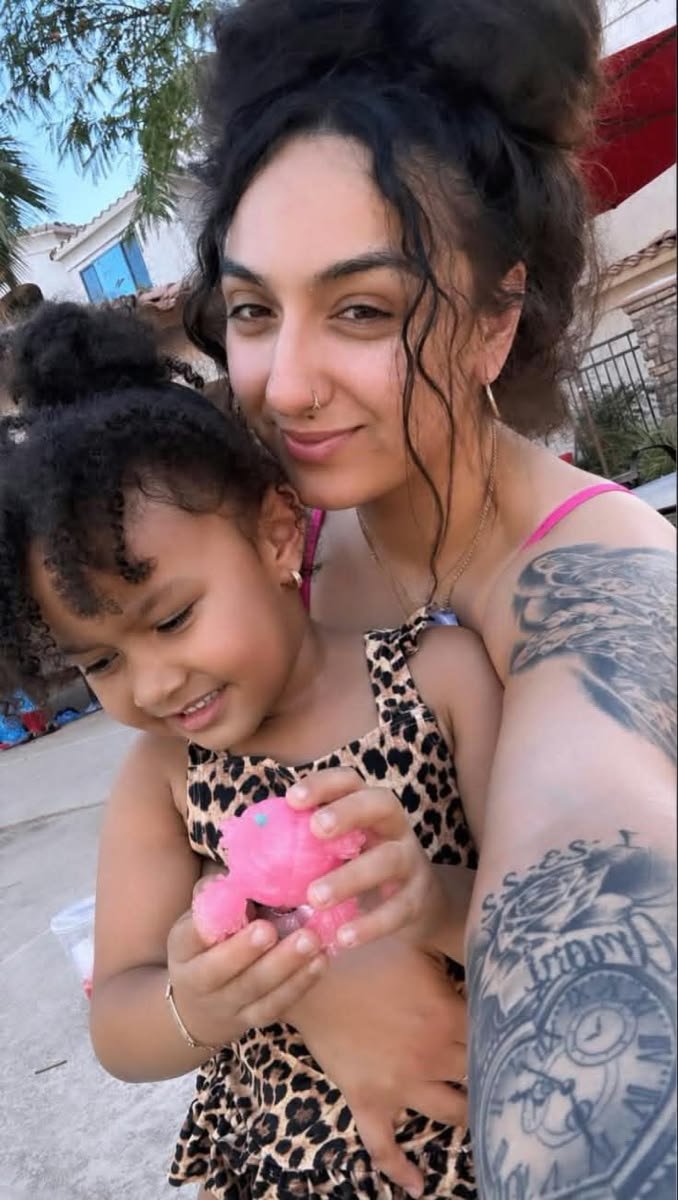 MaryEmmaaeh's tweet photo. Love my daughter so much more than anything ❤️❤️❤️ https://t.co/cCk6pKsQoa