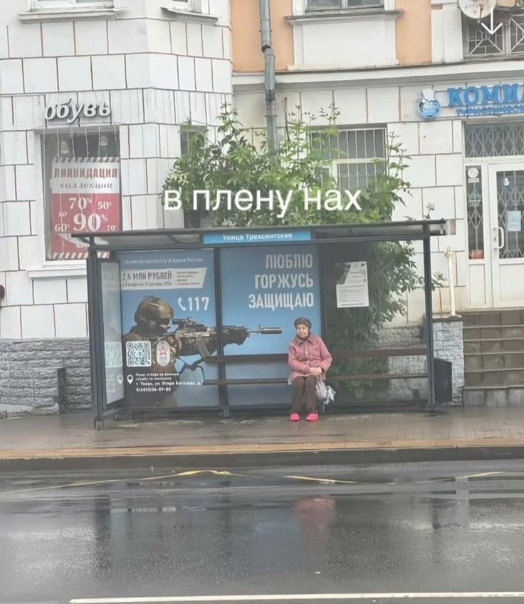 zujdyjj's tweet photo. Сегодня мне очень понравился вид придерживания ребенка на прогулке.. Жаль, что заснять получилось секунду только, вхазхвха https://t.co/pb2kbZthU7