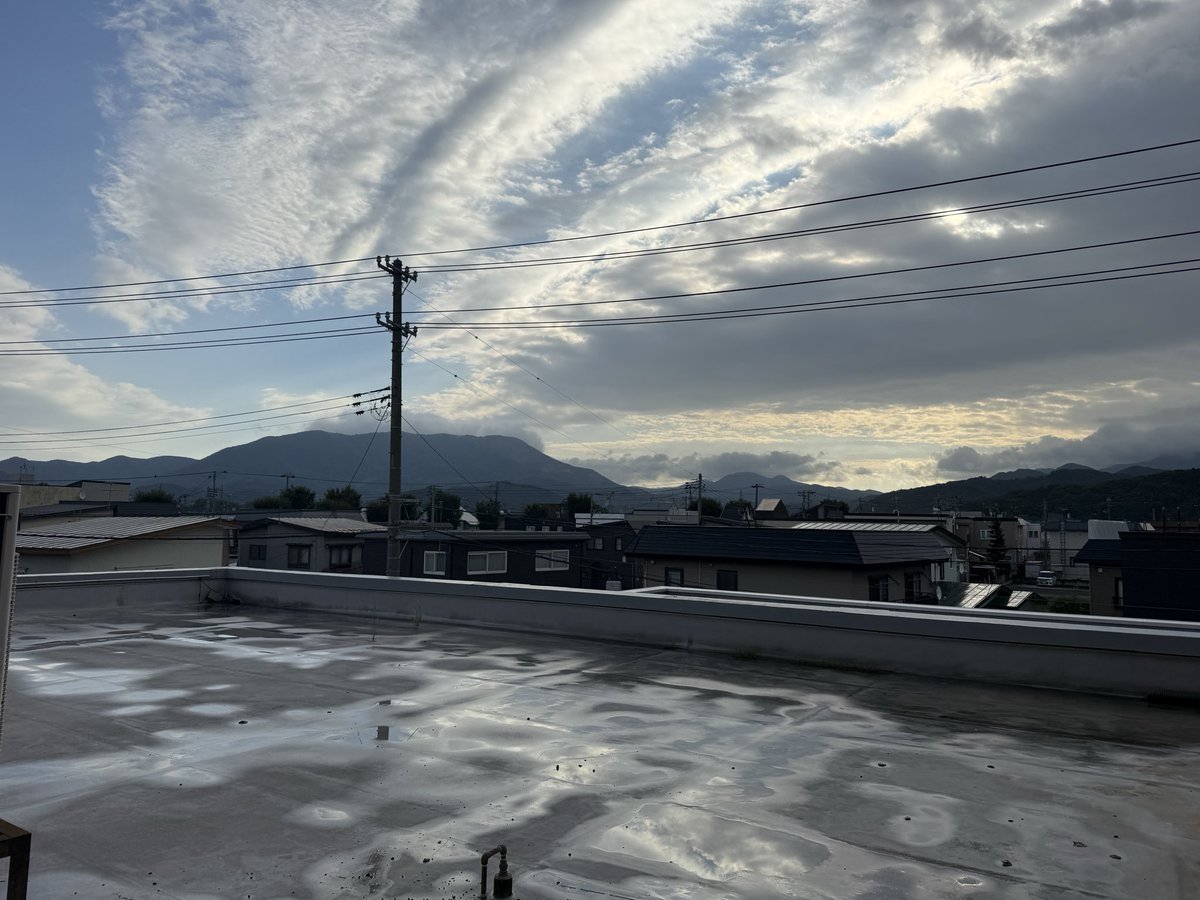 nagaoprint's tweet photo. ＼#おはようございます／
ブワーッとした雲ですね☁️
今日はこれから晴れの予報です☀️
本日も #頑張っていきましょう
⁡
「#伝える」をお手伝いします #長尾印刷株式会社 #長尾印刷 #Nの力 #水と空気以外なんでも #印刷 #デザイン #青森 #青森県 #青森市 #aomori #イマソラ https://t.co/GIqHiURk2h