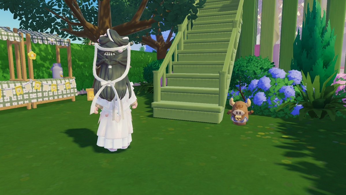 Jun_725_'s tweet photo. どっちの髪型もいいねぇ〜☺️
🏠も庭🪴🌳も服装にあってないw
(中華は作れない…) https://t.co/vzm8IME96b