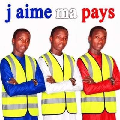 weltiitaa's tweet photo. whole tl sous gilet jaune https://t.co/WUfKoz5j6Y