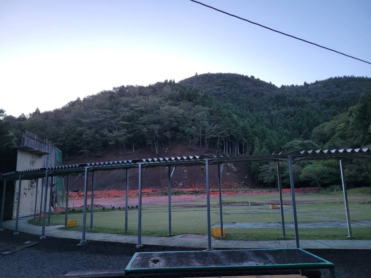 suyamashooting's tweet photo. おはようございます☀
10月6日（火）今朝の須山情報です。
天気　晴れ☀️
気温　20℃
風　　微風
本日は全面空いています。
秋晴れの須山です☀️
下界よりは過ごしやすい気候です。
ぜひ射撃練習にいらして下さい。
本日も皆様のご来場スタッフ一同心よりお待ちしております。 https://t.co/f9joGRzz1F