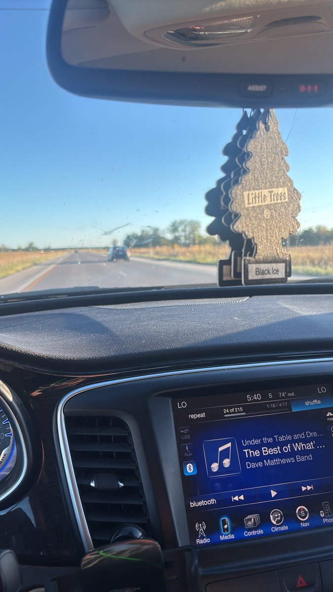 TeddyMyers's tweet photo. Nothing better than flying down the interstate with some Dave Matthew’s playing https://t.co/VWss14PNWn
