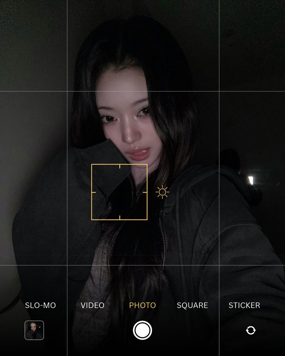 yeieul's tweet photo. Midnight called, so we took selcas. https://t.co/4UPBSrfbSR