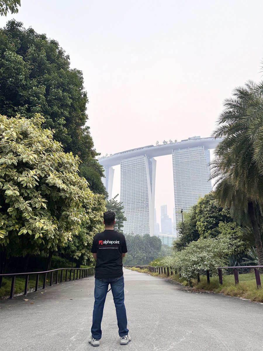 AlphaPointLive's tweet photo. Singapore, we're here.

One Alphapoint shirt, two days of meetings at @token2049. 

Gagan Sobti, our Account Executive, will be representing us at Marina Bay Sands on October 7–8.

https://t.co/c0UDTMwj53 https://t.co/DjwaeLz2cI