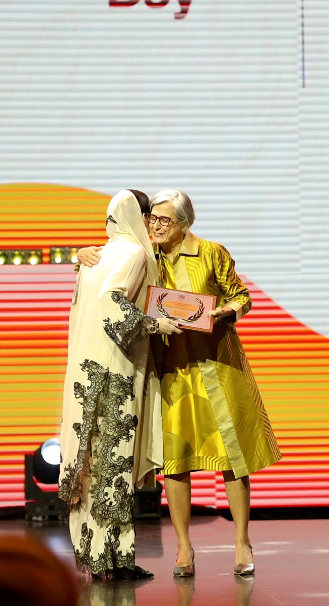 syedams1's tweet photo. A proud moment for Punjab and Pakistan! 🇵🇰 “Apni Chhat, Apna Ghar” earns global recognition with the UN-Habitat Scroll of Honour Award. 🏠
@MaryamNSharif https://t.co/YZ504ICRRH