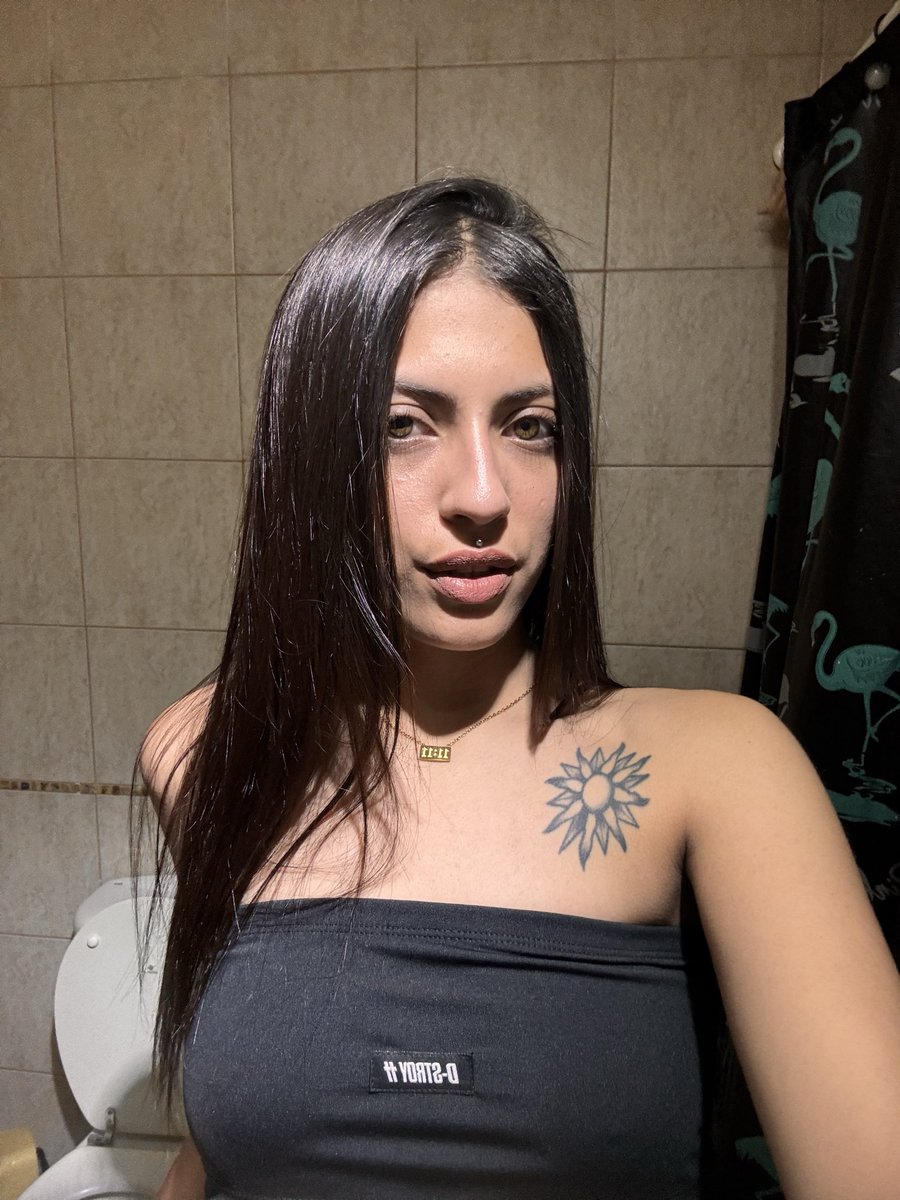 valeentinayaeel's tweet photo. otro dia de produ😈 https://t.co/3pdM66pxIK
