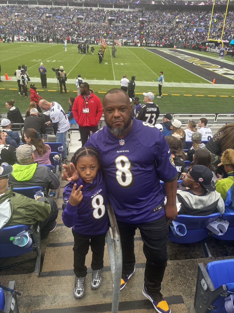 Boobee_James's tweet photo. Flock Boys! 

#Truzzzz 😈🏈🦾 https://t.co/pmuTTbyThS