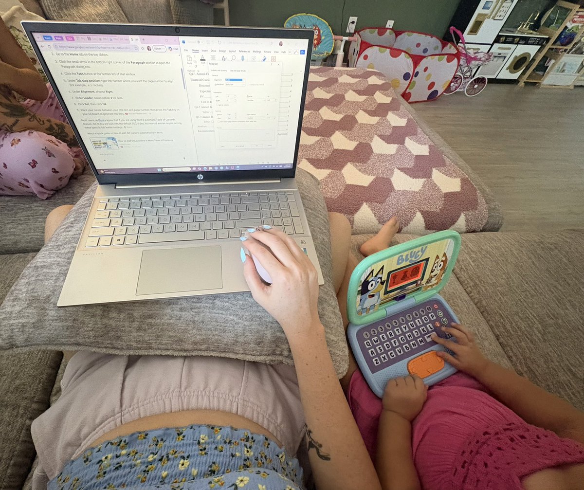 Thedoseofkat's tweet photo. Doing homework with me☺️ https://t.co/HxhJ5PYDbD