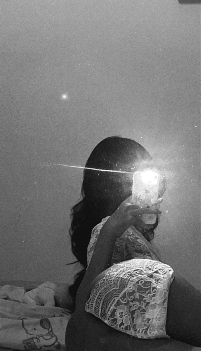 michialejj's tweet photo. puedo mandarte dm? estoy tan aburrida https://t.co/O1MlmbwXfh