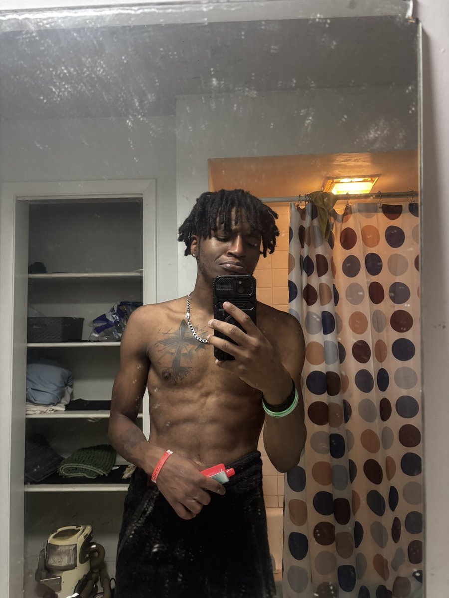 DiamonReturnLVL's tweet photo. Where da huzz at? https://t.co/YABYHaLRIm