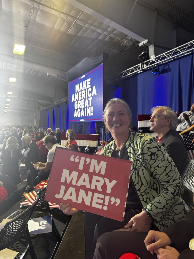 Beardvet's tweet photo. Some of my Favorite Patriots attending the President Trump Rally in Nebraska https://t.co/GqNKjTAZdj