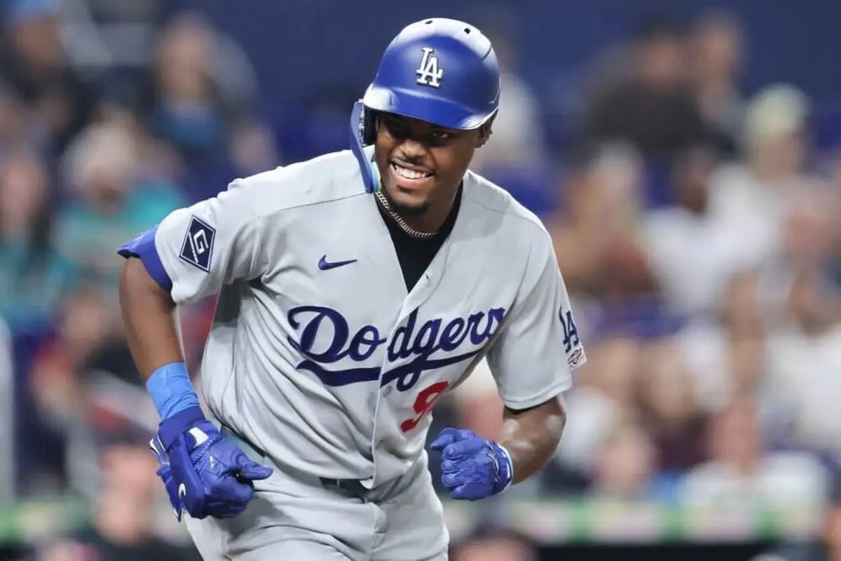 EveryoneVsUs310's tweet photo. @Dodgers this should be your DH #Letsbeclear #DodgerSpark https://t.co/EYjdh1yBW0