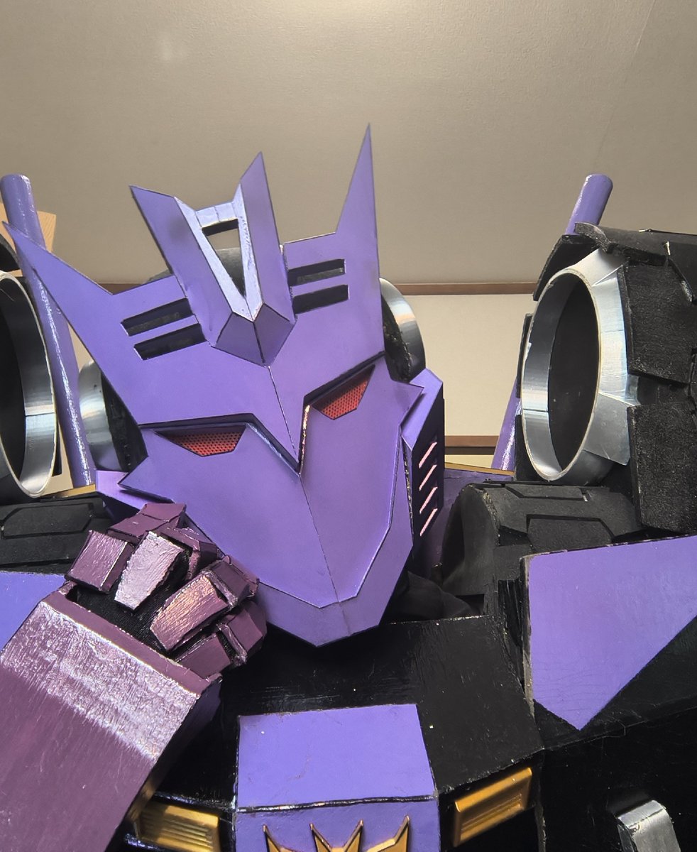 AnnoyingKenta's tweet photo. It`s still Tuesday....
#Cosplay
#Transformers
#DJD https://t.co/Seo8k1PuKs