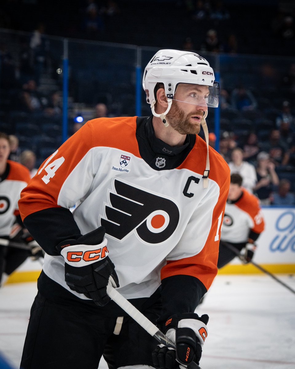 NHLFlyers's tweet photo. Be ready to strike.

📺: @NBCSPhilly
📻: @933WMMR

#PHIvsTBL | @PlanetFitness https://t.co/L3hdCi7RDz