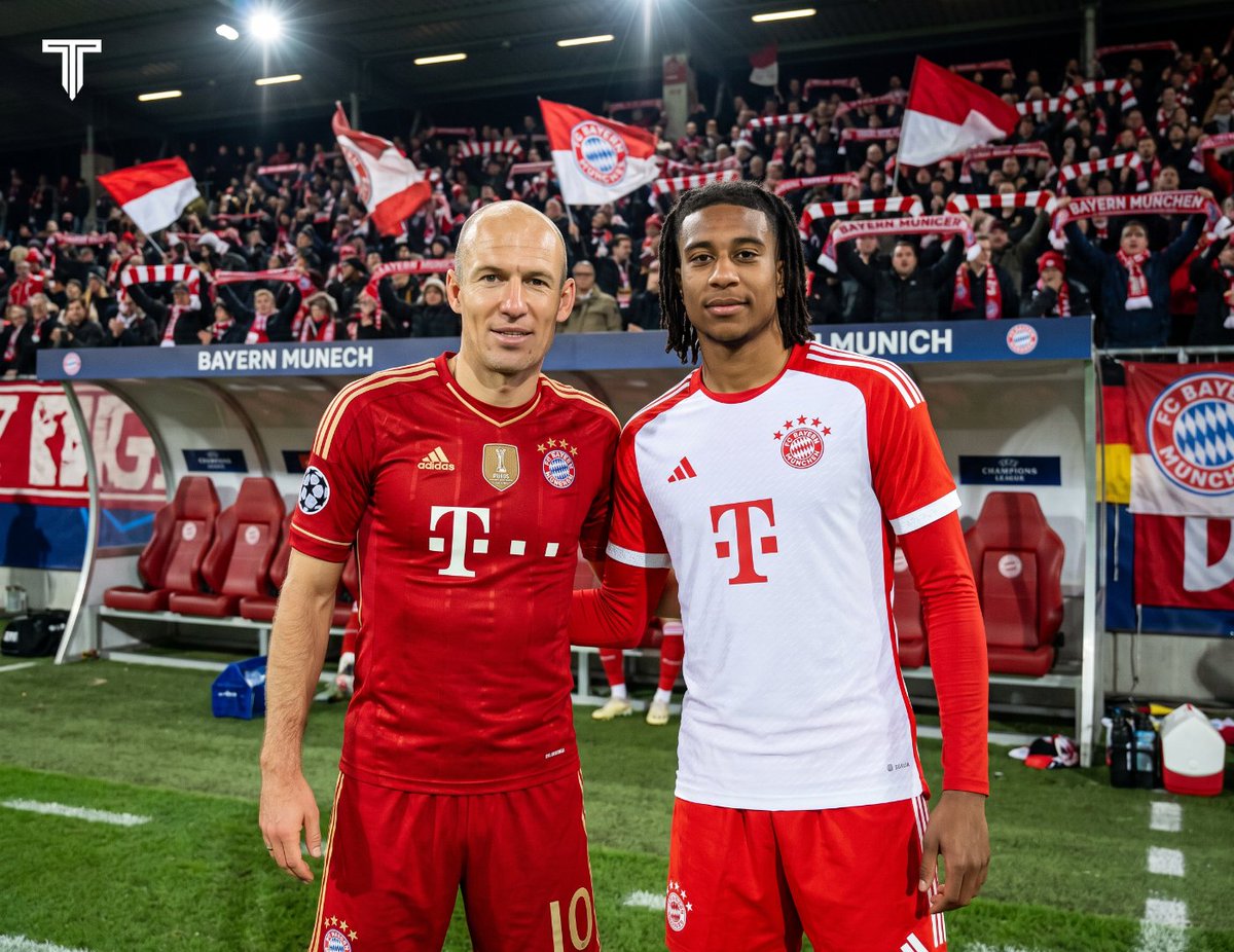 TouchlineX's tweet photo. You can only play one in your all-star team. Pick:

🇳🇱 Prime Arjen Robben
🇫🇷 Prime Michael Olise https://t.co/vdLFBhbRt3
