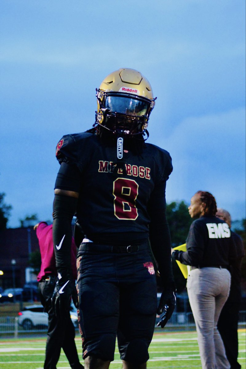 Lamarius_Cooper's tweet photo. Here’s a few pictures and plays from last Friday’s game @CSmithScout @TavarcoJ16 @TnVarsity @RonaldSher6 @SchwartzAthSpot @JohnnySchmitt_7 @coachT_ISU @coacht_ash #AGTG✝️ https://t.co/3PfM5NXeaN