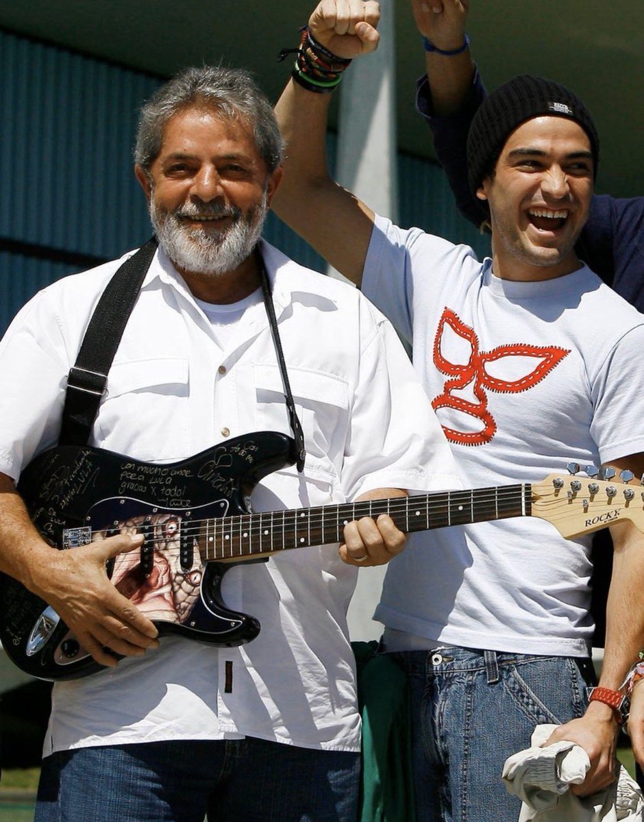 ponchohd's tweet photo. Que el mundo siga siendo Rebelde. https://t.co/Gwjt1D6sMm