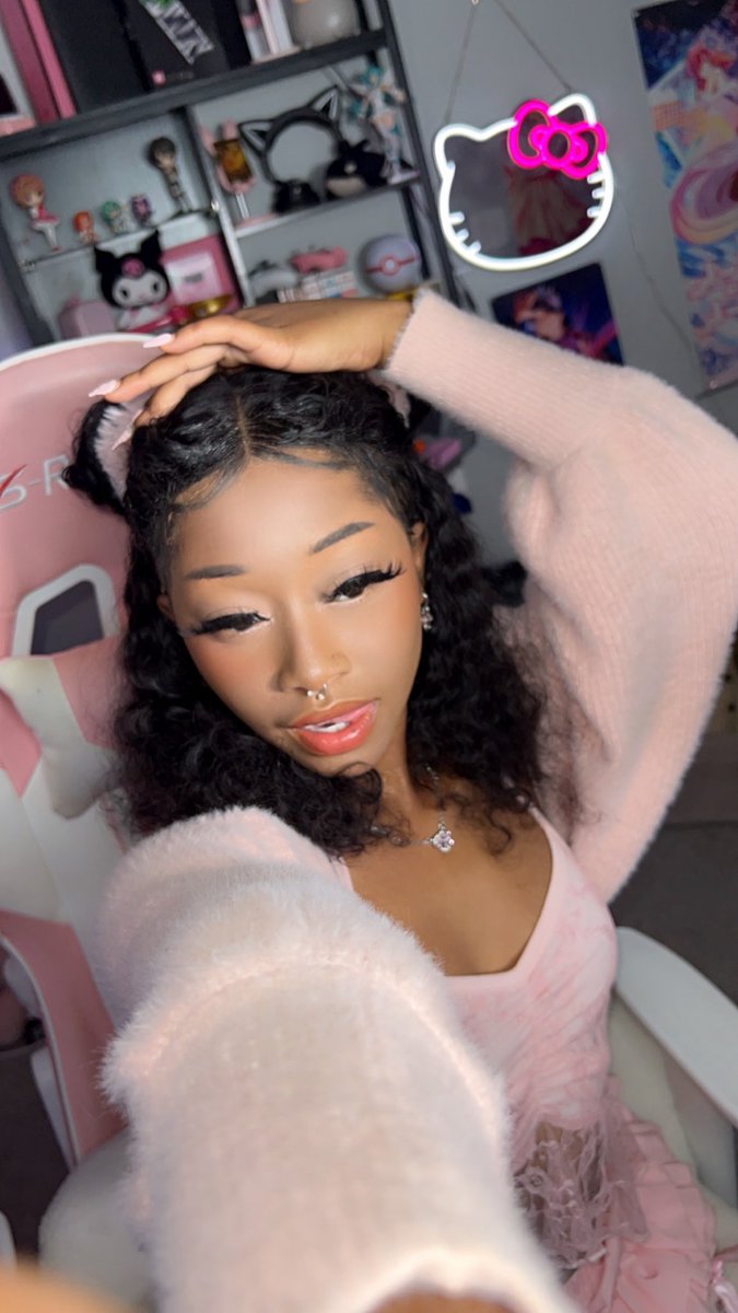AccelGirl's tweet photo. Something new is coming very soon… 🤭
any guesses? 👀💜 https://t.co/fRKRyVUMge