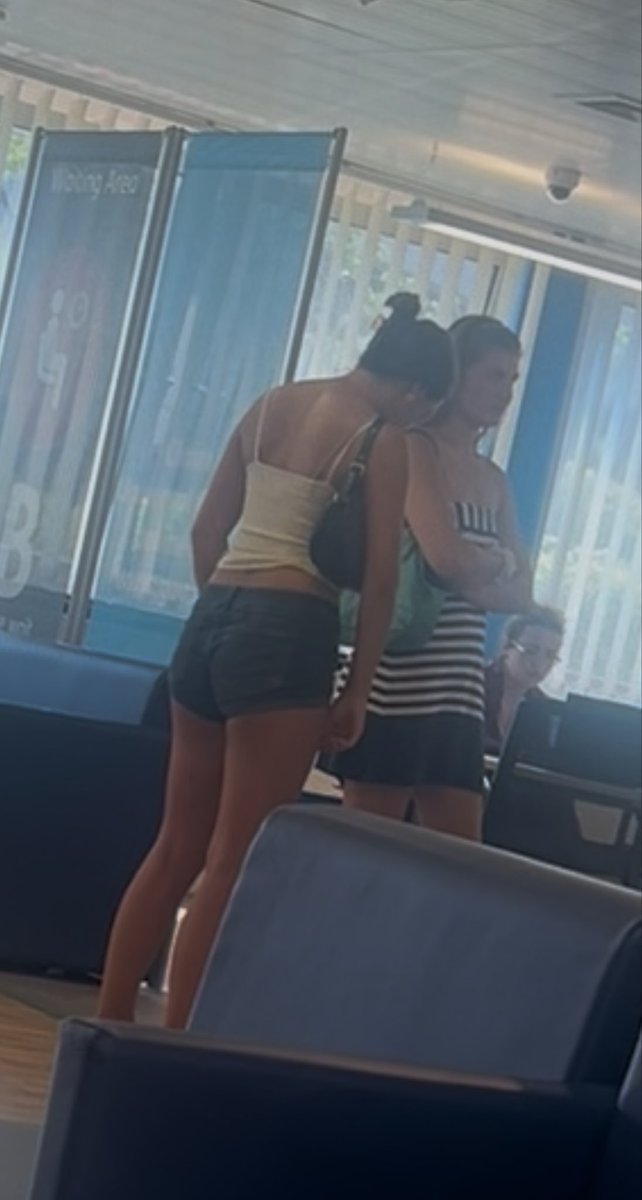 Aliniqa's tweet photo. Job centre candid UK! https://t.co/MC2x3TOLCX