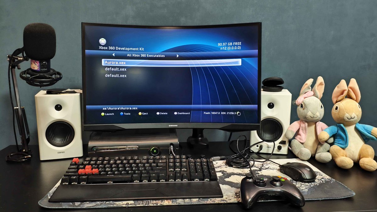 P3lones's tweet photo. Ladies and gentlemen.
I got Demo-kit (and rabbits uwu) https://t.co/uWpHuEJ5qk