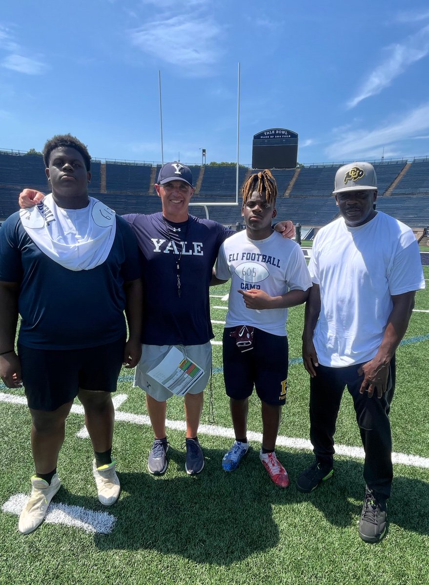 KeyannaCrawford's tweet photo. A Very Nice and Personable Coach! RIP 🕊️ https://t.co/LoZoRSyFac