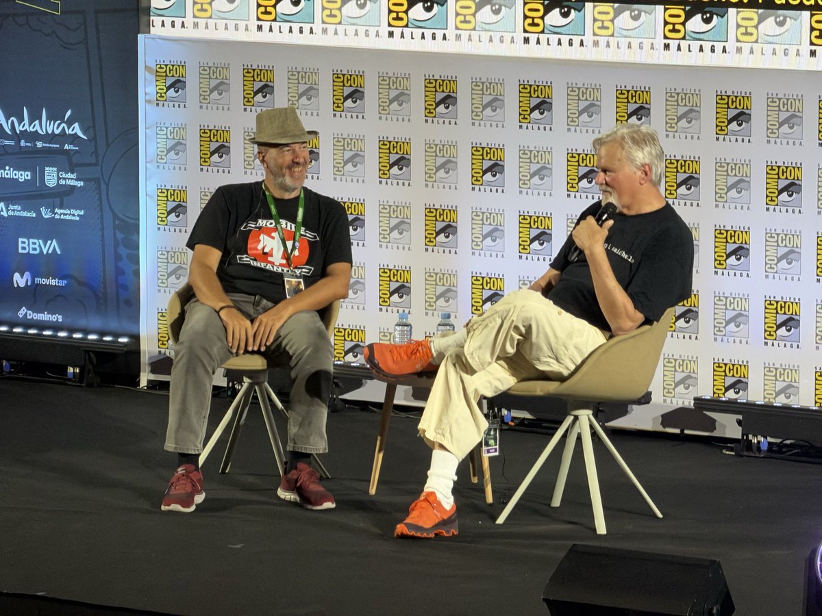 Dean_Devlin's tweet photo. When STARGATES collide!!! Got to hang with the incredible Richard Dean Anderson!! #Stargate #SDCCMS https://t.co/7x9wINMsDN