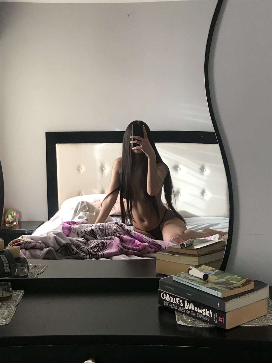 skinnyarab_'s tweet photo. 🌞🤍 https://t.co/zVeAfRK2m3