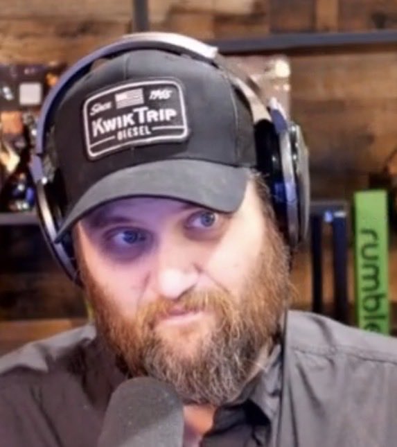justsaying_1984's tweet photo. the BEST PART of this clip is the last 5 seconds.  

This man is not well.  He is seething  like he’s never seethed before.  

The eyes of the felted grifter tell no lies. https://t.co/HngHaj6Lre