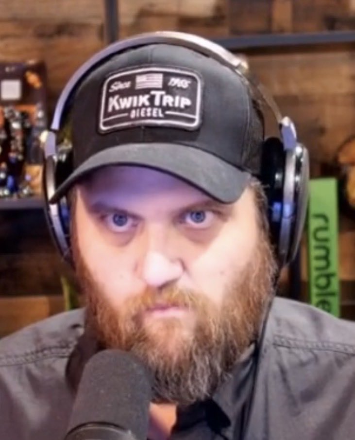 justsaying_1984's tweet photo. the BEST PART of this clip is the last 5 seconds.  

This man is not well.  He is seething  like he’s never seethed before.  

The eyes of the felted grifter tell no lies. https://t.co/HngHaj6Lre