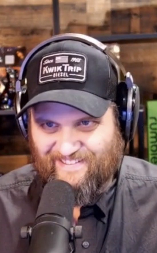 justsaying_1984's tweet photo. the BEST PART of this clip is the last 5 seconds.  

This man is not well.  He is seething  like he’s never seethed before.  

The eyes of the felted grifter tell no lies. https://t.co/HngHaj6Lre