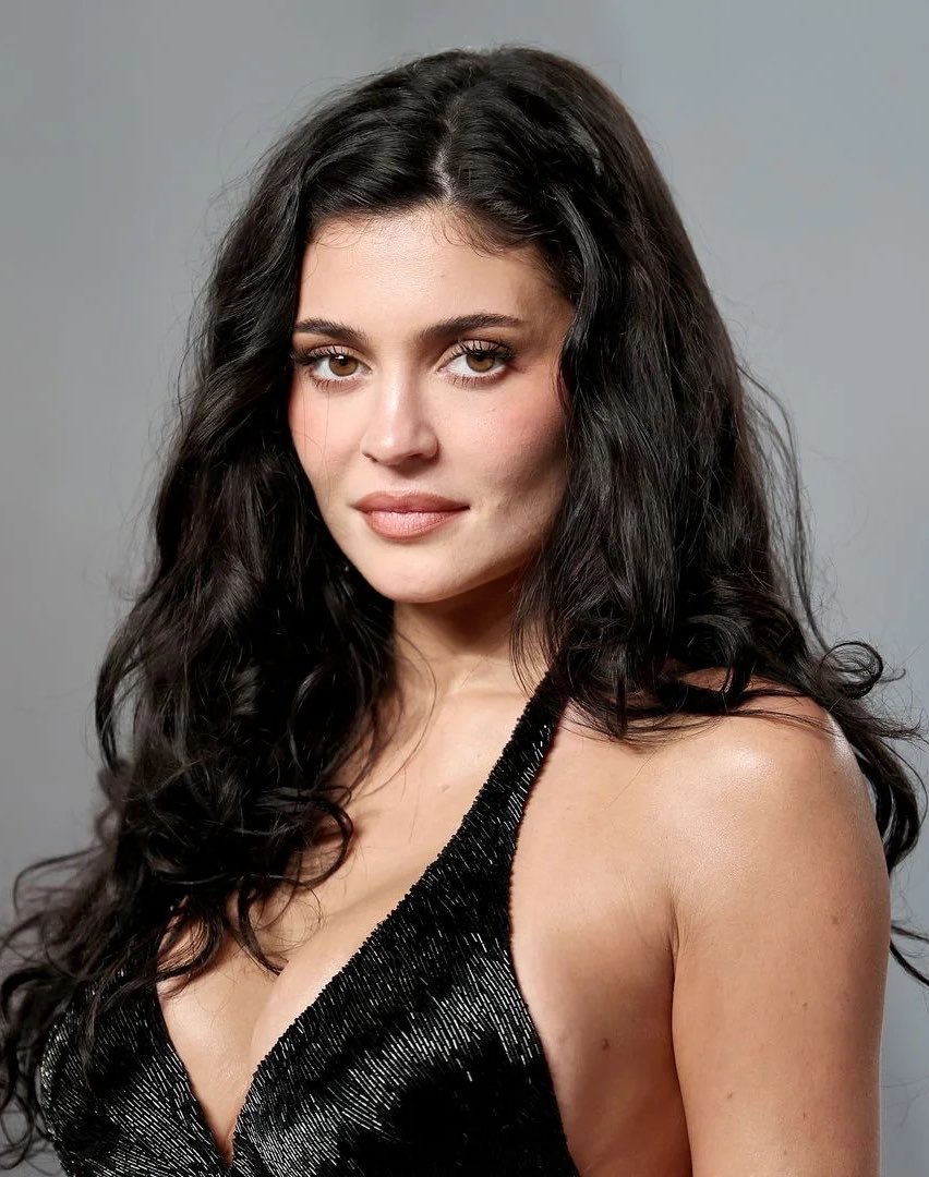 PopBase's tweet photo. Kylie Jenner is set to headline and executive produce a thriller drama series for Hulu, with Kim Kardashian also serving as an executive producer.

The series follows a bachelorette weekend that turns deadly when the bride (Jenner) is found murdered in the pool, leaving her closest girlfriends as suspects as the story pieces together the events leading to her death.

(https://t.co/4sUS2qHCYw)